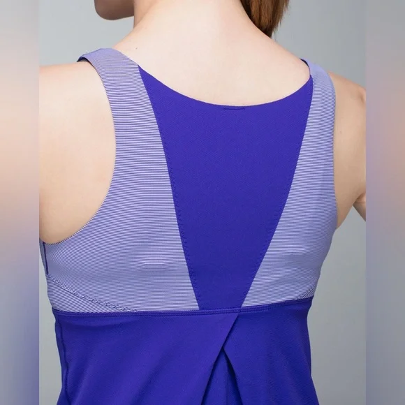Lululemon Run: Ta Ta Topper Cool Breeze / Wee Stripe Bruised Berry, Size 8 - Picture 2 of 8